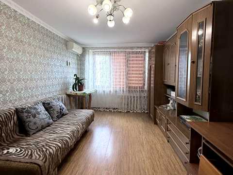 квартира за адресою Старицького вул., 12