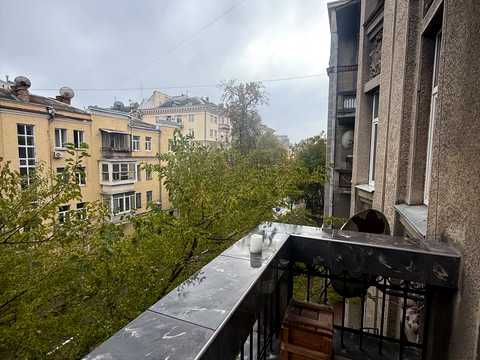 квартира за адресою Шовковична вул., 10