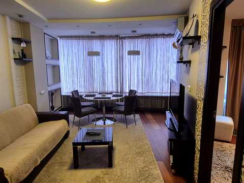 квартира за адресою Королеви Єлизавети ІІ вул. (Глинки), 2