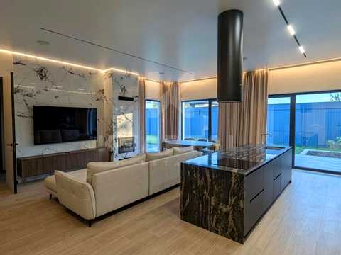 дом по адресу Київська ул.