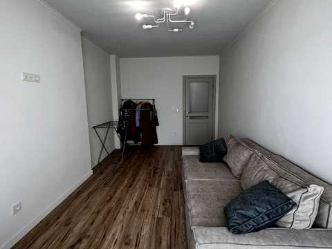 квартира за адресою Олександра Олеся вул., 6-Б