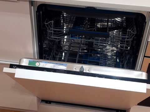 квартира за адресою Салютна вул., 2к6