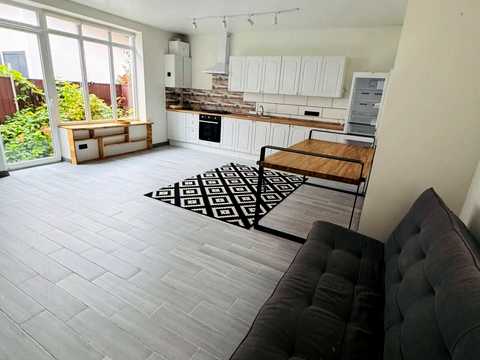 будинок за адресою с. Гатне, Берегова вул., 7