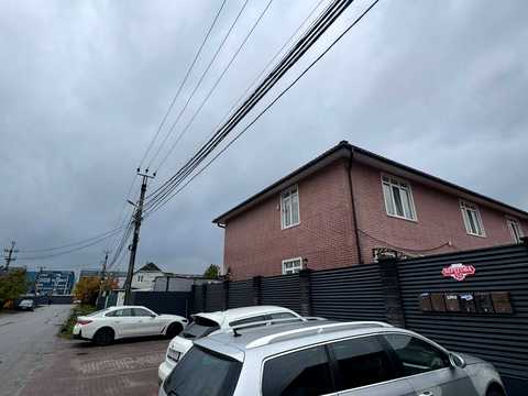 будинок за адресою с. Гатне, Берегова вул., 7