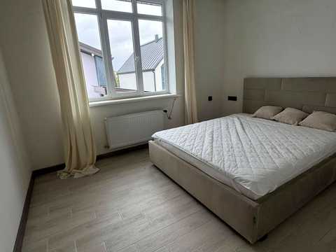 будинок за адресою с. Гатне, Берегова вул., 7