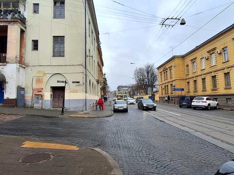 комерційна за адресою Ніжинська вул., 1
