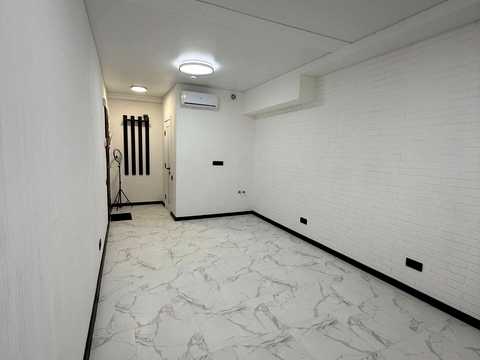 комерційна за адресою Одеса, Літературна вул., 8