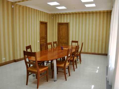 комерційна за адресою Жилянська вул., 72а