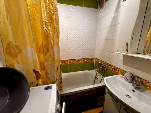 квартира за адресою Дніпро, Космонавтів вул., 4