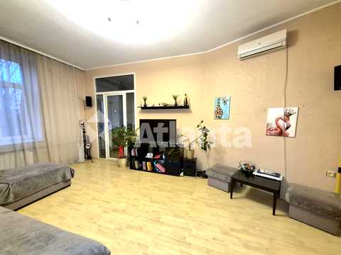 квартира по адресу Веры Холодной пл., 3