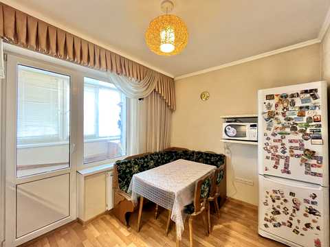 квартира за адресою Ревуцького вул., 21