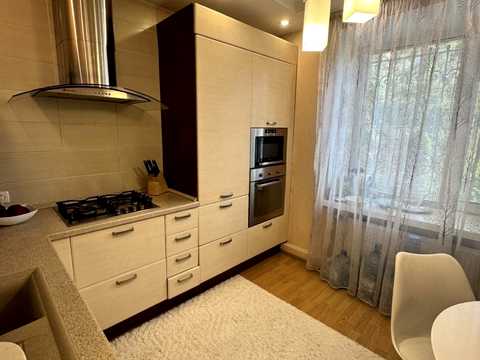 квартира за адресою Степана Бандери пров., 13