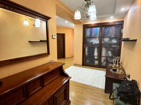 квартира за адресою Степана Бандери пров., 13