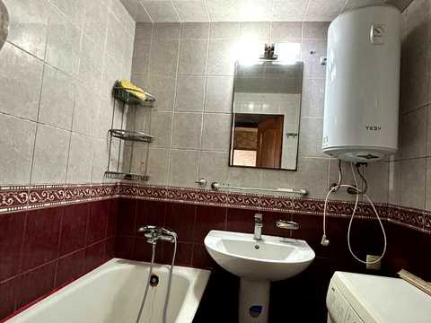 квартира за адресою Олександра Свіща вул. (Середня), 61