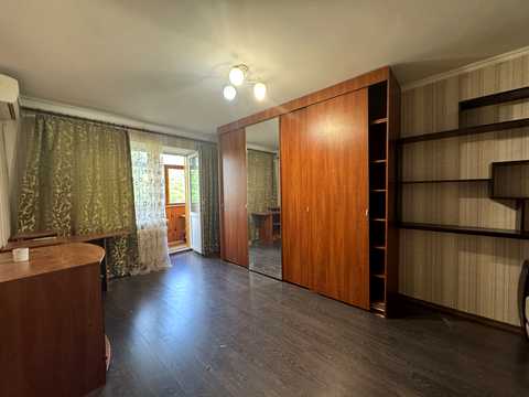 квартира за адресою Братів Зерових вул. (Червонопартизанська), 2-А