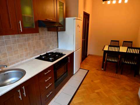квартира за адресою Братська вул., 5
