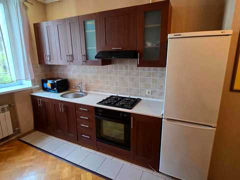 квартира за адресою Братська вул., 5