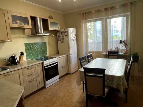 квартира за адресою Срібнокільська вул., 2-А