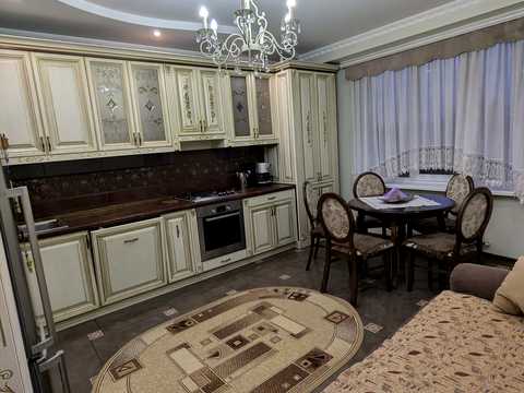 квартира за адресою Тролейбусна вул., 26