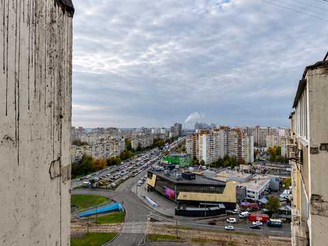 квартира за адресою Ревуцького вул., 10/2