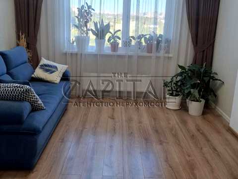 квартира за адресою Юнацька вул., 1