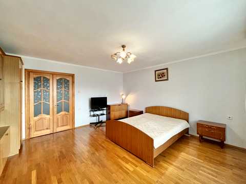 квартира за адресою Дарницький бульв., 8