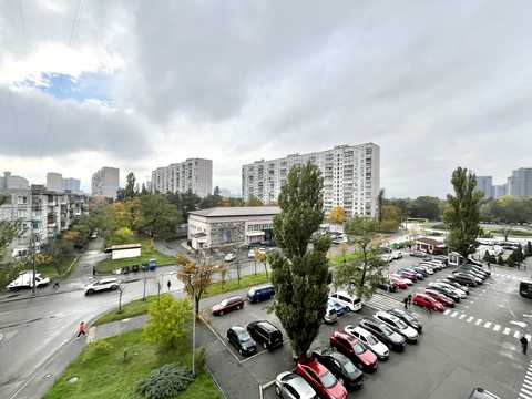 квартира за адресою Дарницький бульв., 8
