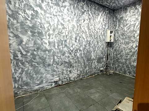 комерційна за адресою Ревуцького вул., 54