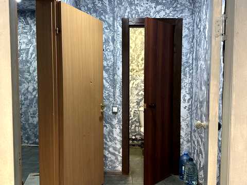 комерційна за адресою Ревуцького вул., 54