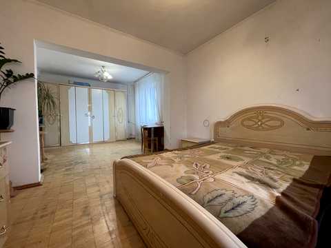 квартира за адресою Академіка Єфремова вул. (Командарма Уборевича), 27