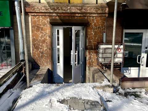 комерційна за адресою Науки просп. (Гагаріна), 100