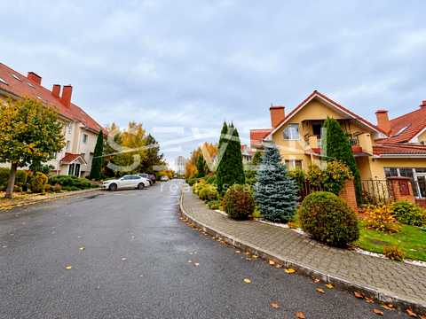 дом по адресу с. Крюковщина, Парковая ул.