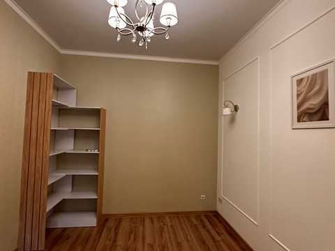 комерційна за адресою Ніни Строкатої вул. (Буніна), 37