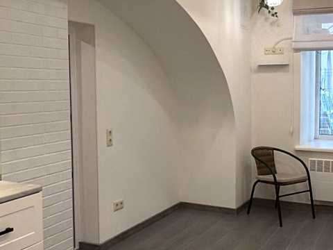 комерційна за адресою Ніни Строкатої вул. (Буніна), 37