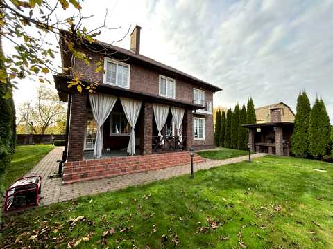 будинок за адресою с. Романків, Березова вул., 8