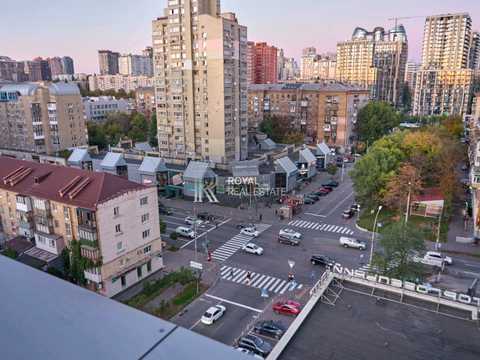 коммерческая по адресу Антоновича ул. (Горького), 170/172