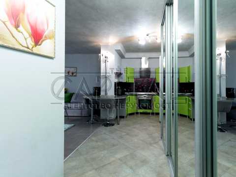 квартира за адресою Дніпровська набережна вул., 19
