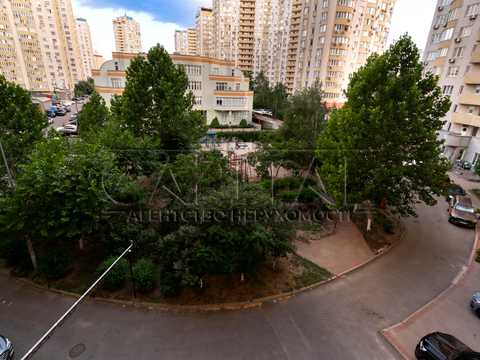 квартира за адресою Дніпровська набережна вул., 19