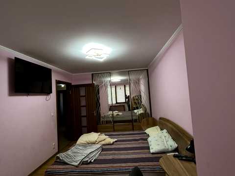 1880072372046633