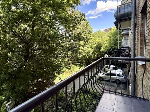 квартира по адресу Печерский спуск, 15