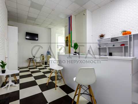 комерційна за адресою Круглоуніверситетська вул., 3-5