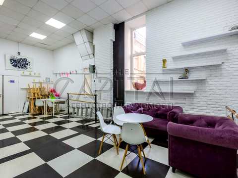 комерційна за адресою Круглоуніверситетська вул., 3-5