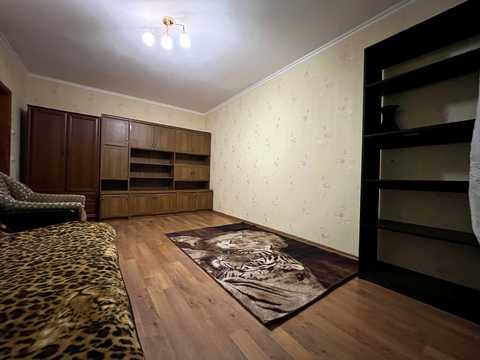 квартира за адресою Анни Ахматової вул., 4