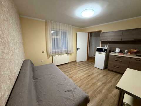 квартира за адресою Каменярів вул., 3