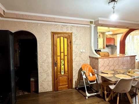 квартира за адресою Молодіжна вул., 9/1