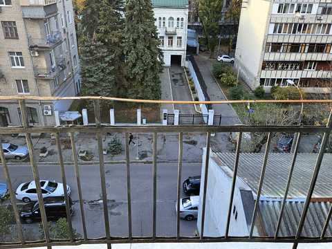 квартира за адресою Варязький пров. (Бехтеревський), 4