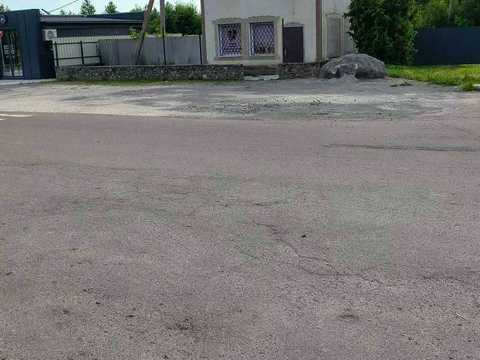 комерційна за адресою Миру вул., 1В