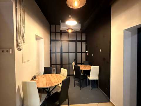 комерційна за адресою Пекарська вул., 17