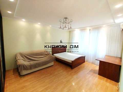 квартира по адресу Миколы Бажана просп., 14