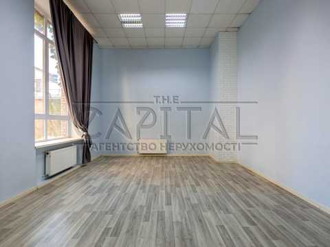 комерційна за адресою Круглоуніверситетська вул., 3-5